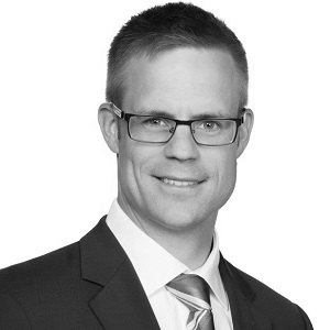 Dr. Nils Rauer
